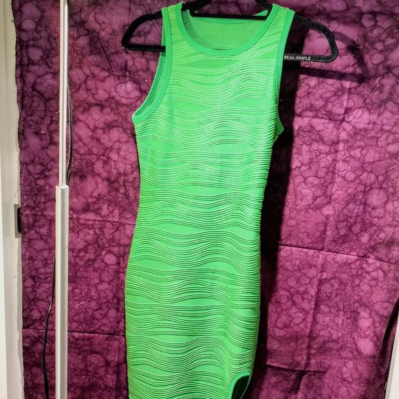 Cider Green Ribbed Sleeveless Cassual Dress w/ Font Split - Picture 1 of 3